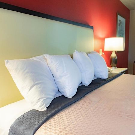 Spencer Inn & Suites Extérieur photo