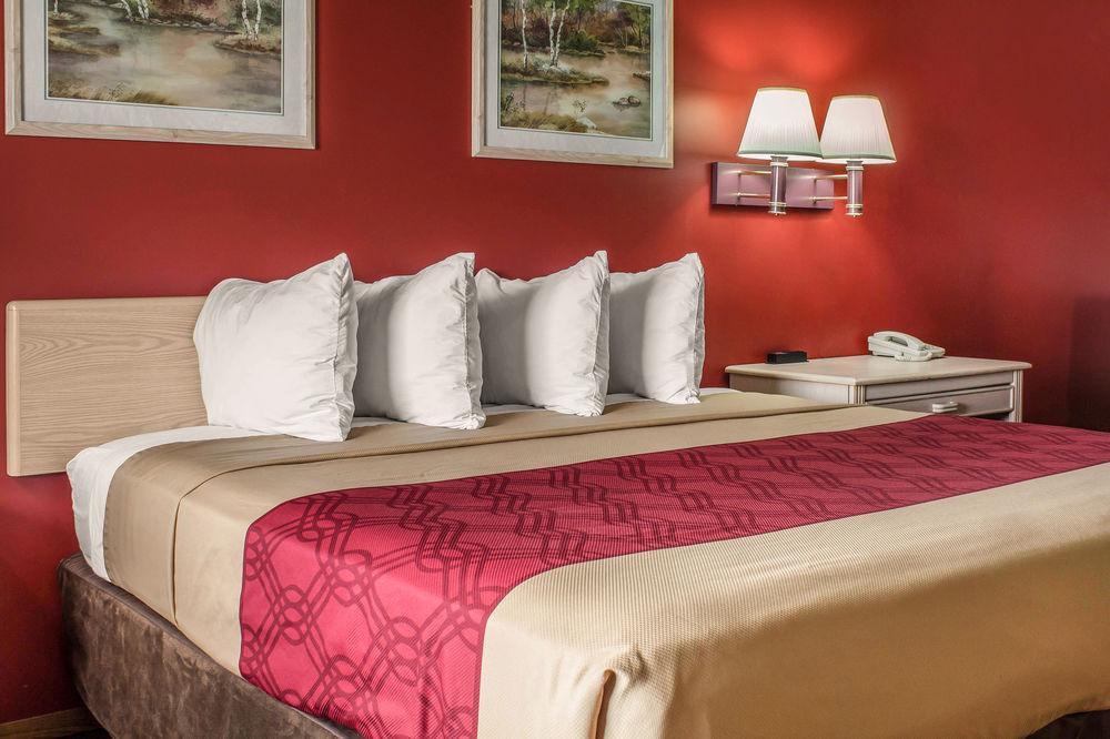 Spencer Inn & Suites Extérieur photo