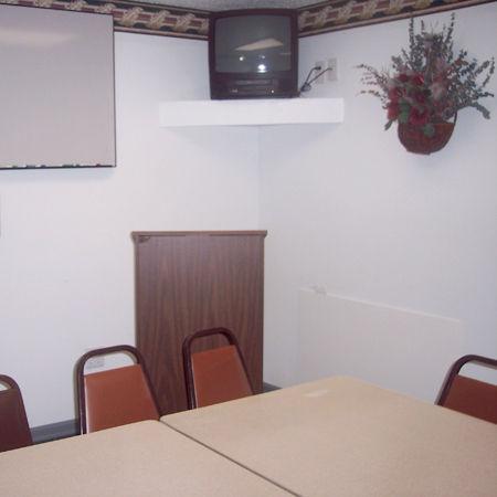 Spencer Inn & Suites Facilités photo