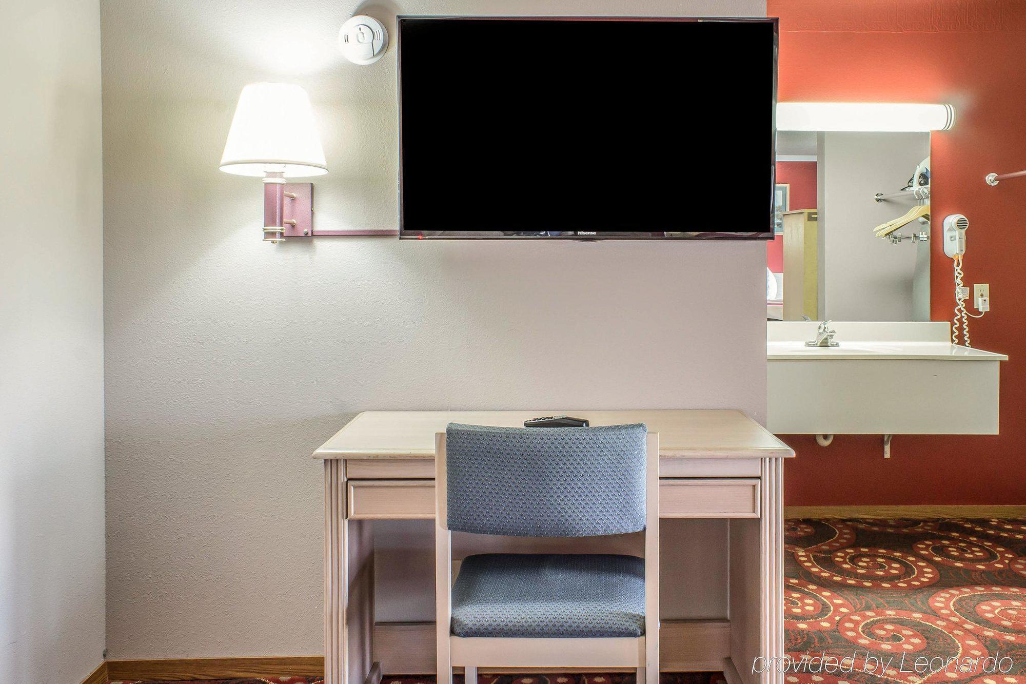 Spencer Inn & Suites Extérieur photo