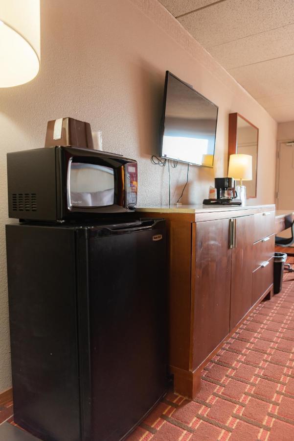 Spencer Inn & Suites Extérieur photo