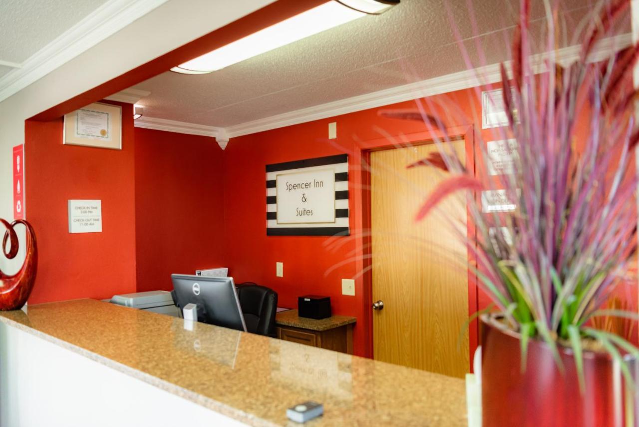 Spencer Inn & Suites Extérieur photo